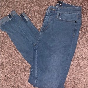 High waisted lightwash jeans